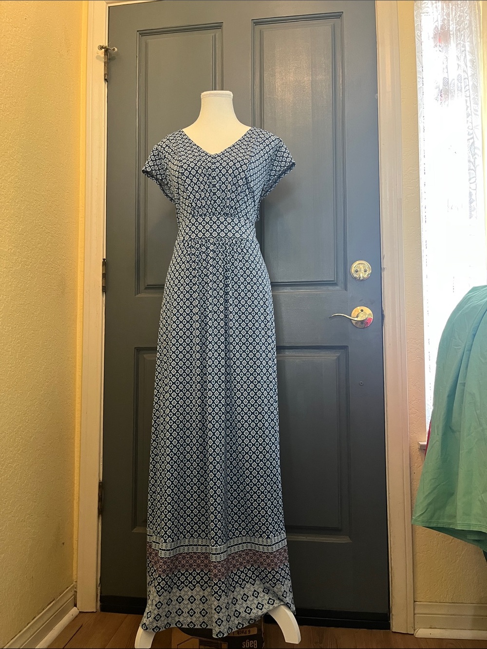 Dana Buchman Blue and White Patterned Dress